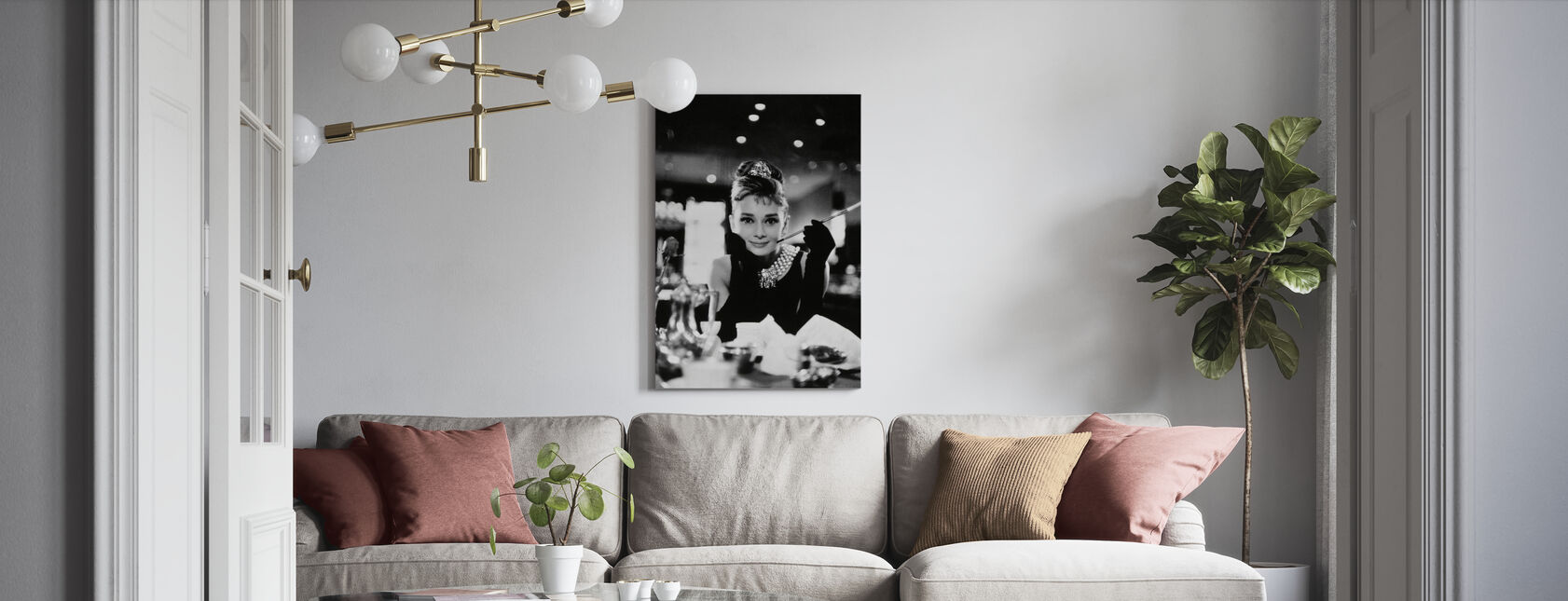 Audrey Hepburn in Breakfast at Tiffanys - Canvas print - Living Room