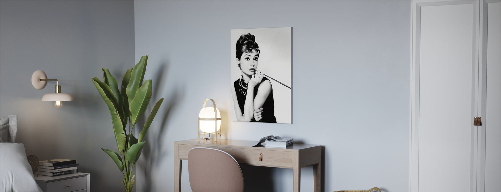 Audrey Hepburn au petit déjeuner à Tiffanys - Impression sur toile - Bureau